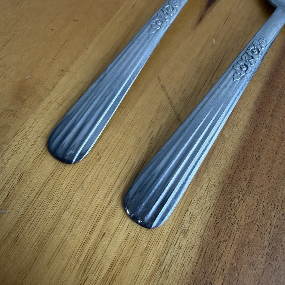 Oneida‎ Thor Fluted Rose Floral Stainless Steel Lot Of 2 Spoons USA Replacement